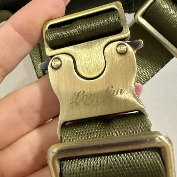 Loyofun Unisex Green Leather Belt Bag With Adjustable Waist Strap - Picture 5 of 12